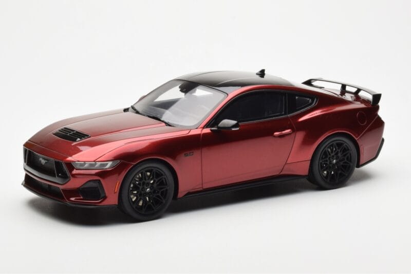 Ford Mustang GT S650 Rapid Rot GT Spirit 1:18 GT433 Resin