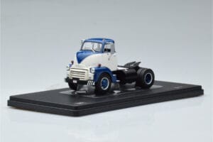 GMC 950 COE Blau Weiss IXO 1:43 TR150 Druckguss