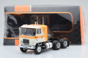 GMC Astro 95 Beige Weiß IXO 1:43 TR167 Druckguss — Bild 5 von 5