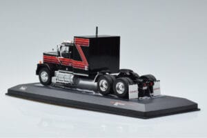 GMC General Rot Schwarz IXO 1:43 TR102 Druckguss — Bild 5 von 6