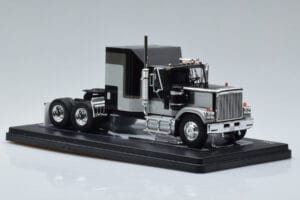GMC General Silber Schwarz IXO 1:43 TR117 Druckguss — Bild 4 von 6