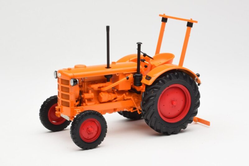 Hanomag R28 Ackerschlepper Minichamps 1:18 109153072 Druckguss