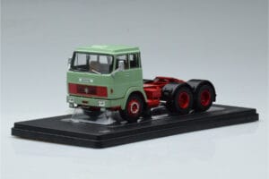 Henschel HS 19 TS Grün IXO 1:43 TR151 Druckguss