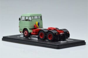 Henschel HS 19 TS Grün IXO 1:43 TR151 Druckguss — Bild 5 von 6