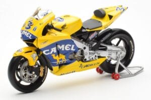 Honda RC211V Pramac Pons #3 M. Biaggi MotoGP 2003 Minichamps 1:12 122037103 Druckguss — Bild 2 von 4