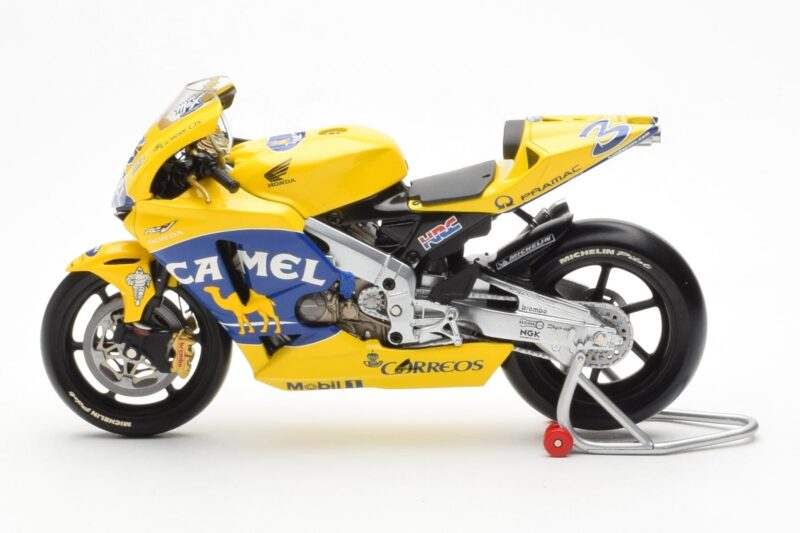 Honda RC211V Pramac Pons #3 M. Biaggi MotoGP 2003 Minichamps 1:12 122037103 Druckguss