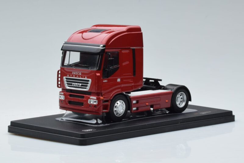 Iveco Stralis 480 Rot IXO 1:43 TR086 Druckguss