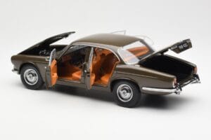 Jaguar XJ6 Series 1 4.2 Sable Braun Paragon 1:18 2011004 Druckguss — Bild 5 von 8
