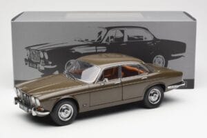Jaguar XJ6 Series 1 4.2 Sable Braun Paragon 1:18 2011004 Druckguss — Bild 8 von 8