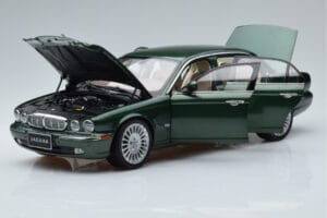 Jaguar XJ6 X350 Racing Grün Almost Real 1:18 810502 Druckguss — Bild 2 von 13
