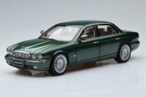 Jaguar XJ6 X350 Racing Grün Almost Real 1:18 810502 Druckguss