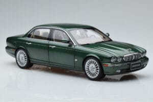 Jaguar XJ6 X350 Racing Grün Almost Real 1:18 810502 Druckguss — Bild 6 von 13