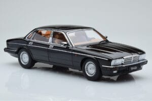 Jaguar XJ6 XJ40 Ebony Schwarz Almost Real 1:18 810543 Druckguss — Bild 6 von 11