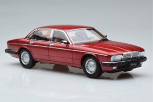 Jaguar XJ6 XJ40 Flamenco Rot Almost Real 1:18 810541 Druckguss — Bild 6 von 11