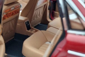 Jaguar XJ6 XJ40 Flamenco Rot Almost Real 1:18 810541 Druckguss — Bild 10 von 11