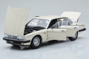 Jaguar XJ6 XJ40 Glacier Weiß Almost Real 1:18 810542 Druckguss — Bild 2 von 11