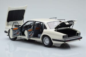 Jaguar XJ6 XJ40 Glacier Weiß Almost Real 1:18 810542 Druckguss — Bild 5 von 11