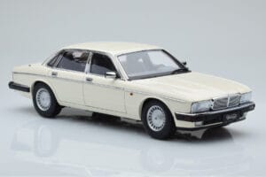 Jaguar XJ6 XJ40 Glacier Weiß Almost Real 1:18 810542 Druckguss — Bild 6 von 11