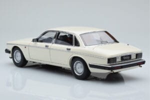 Jaguar XJ6 XJ40 Glacier Weiß Almost Real 1:18 810542 Druckguss — Bild 7 von 11