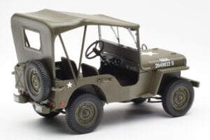 Jeep Willys Mit Planenabdeckung UT Models 1:18 180149002 Druckguss — Bild 2 von 6