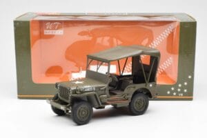 Jeep Willys Mit Planenabdeckung UT Models 1:18 180149002 Druckguss — Bild 6 von 6