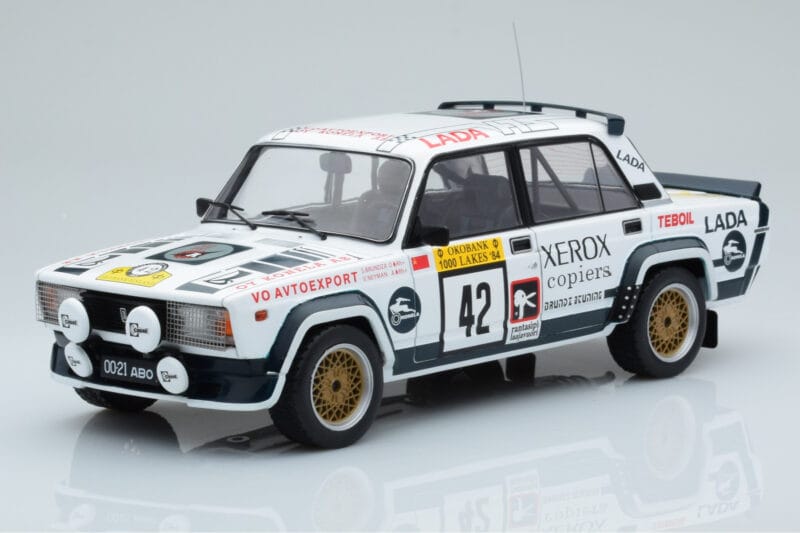 Lada 2105 VFTS #42 S. Brundza Rally 1000 Lakes 1984 IXO 1:18 18RMC146 Druckguss