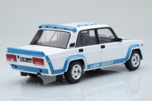 Lada 2105 VFTS Weiß IXO 1:18 18CMC144 Druckguss — Bild 2 von 6