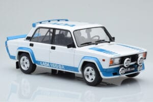 Lada 2105 VFTS Weiß IXO 1:18 18CMC144 Druckguss — Bild 4 von 6
