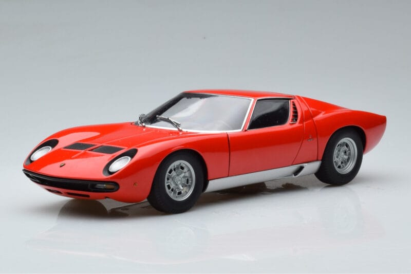 Lamborghini Miura SV Rot AUTOart 1:18 74543 Druckguss