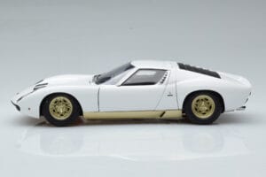 Lamborghini Miura SV Weiß AUTOart 1:18 74544 Druckguss — Bild 5 von 8