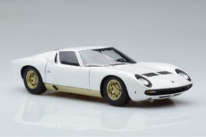 Lamborghini Miura SV Weiß AUTOart 1:18 74544 Druckguss — Bild 6 von 8