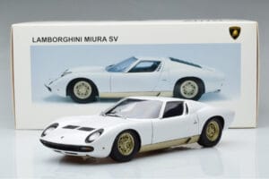Lamborghini Miura SV Weiß AUTOart 1:18 74544 Druckguss — Bild 8 von 8