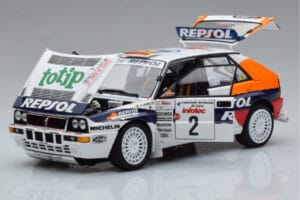 Lancia Delta HF Integrale Evoluzione #2 C. Sainz / L. Moya Tour de Corse 1993 Kyosho 1:18 08348J Druckguss — Bild 2 von 9