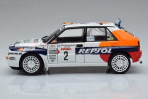 Lancia Delta HF Integrale Evoluzione #2 C. Sainz / L. Moya Tour de Corse 1993 Kyosho 1:18 08348J Druckguss — Bild 4 von 9