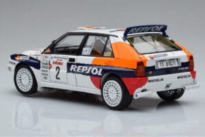 Lancia Delta HF Integrale Evoluzione #2 C. Sainz / L. Moya Tour de Corse 1993 Kyosho 1:18 08348J Druckguss — Bild 6 von 9