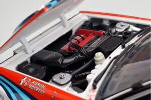 Lancia Delta HF Integrale Evoluzione #3 D. Auriol / B. Occelli Tour de Corse 1992 Kyosho 1:18 08348H Druckguss — Bild 8 von 9