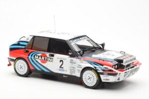 Lancia Delta Integrale 16V #2 M. Biasion / T. Siviero Rally Safari 1990 IXO 1:18 18RMC139A Druckguss — Bild 4 von 6