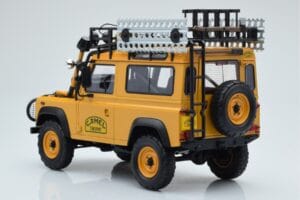 Land Rover Defender 90 Camel Trophy Borneo 1985 Almost Real 1:18 810213 Druckguss — Bild 7 von 8