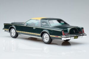 Lincoln Continental Mark V Dunkelgrün MCG 1:18 MCG18404 Druckguss — Bild 5 von 6