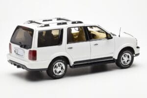 Lincoln Navigator Weiß AUTOart 1:18 72761 Druckguss — Bild 3 von 8