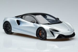 McLaren Artura Silber GT Spirit 1:18 GT873 Resin — Bild 4 von 6