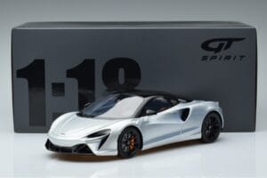 McLaren Artura Silber GT Spirit 1:18 GT873 Resin — Bild 6 von 6