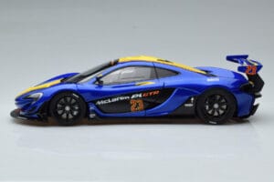 McLaren P1 GTR Blau Mit Gelben Streifen AUTOart 1:18 81542 Komposit — Bild 4 von 7