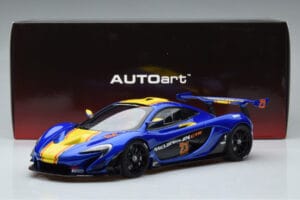 McLaren P1 GTR Blau Mit Gelben Streifen AUTOart 1:18 81542 Komposit — Bild 7 von 7