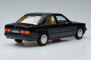 Mercedes 190 E W201 Limitierte Auflage Norev 1:18 183823 Druckguss — Bild 3 von 10