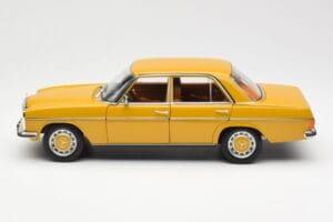 Mercedes 200/8 W115 Sahara Gelb Norev 1:18 183771 Druckguss — Bild 4 von 8
