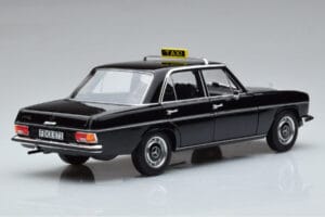 Mercedes 200 W115 Taxi Norev 1:18 183776 Druckguss — Bild 3 von 7