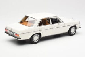 Mercedes 200 W115 Weiß Norev 1:18 183770 Druckguss — Bild 3 von 8