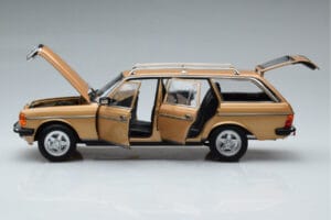 Mercedes 200T S123 AMG Package Beige Norev 1:18 183739 Druckguss — Bild 4 von 9