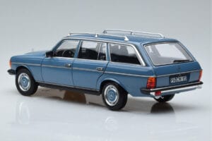 Mercedes 200T S123 Blau Norev 1:18 183737 Druckguss — Bild 6 von 7
